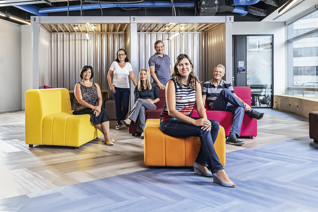 Empresas criam estratégias para integrar profissionais com mais de 60 anos